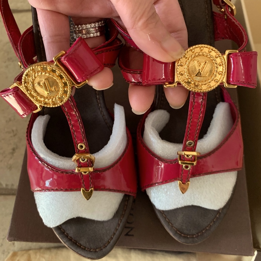 Authentic LOUIS VUITTON patent leather heels
